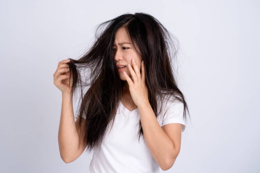 Rambut Rontok? Jangan Panik, Ada Solusinya!